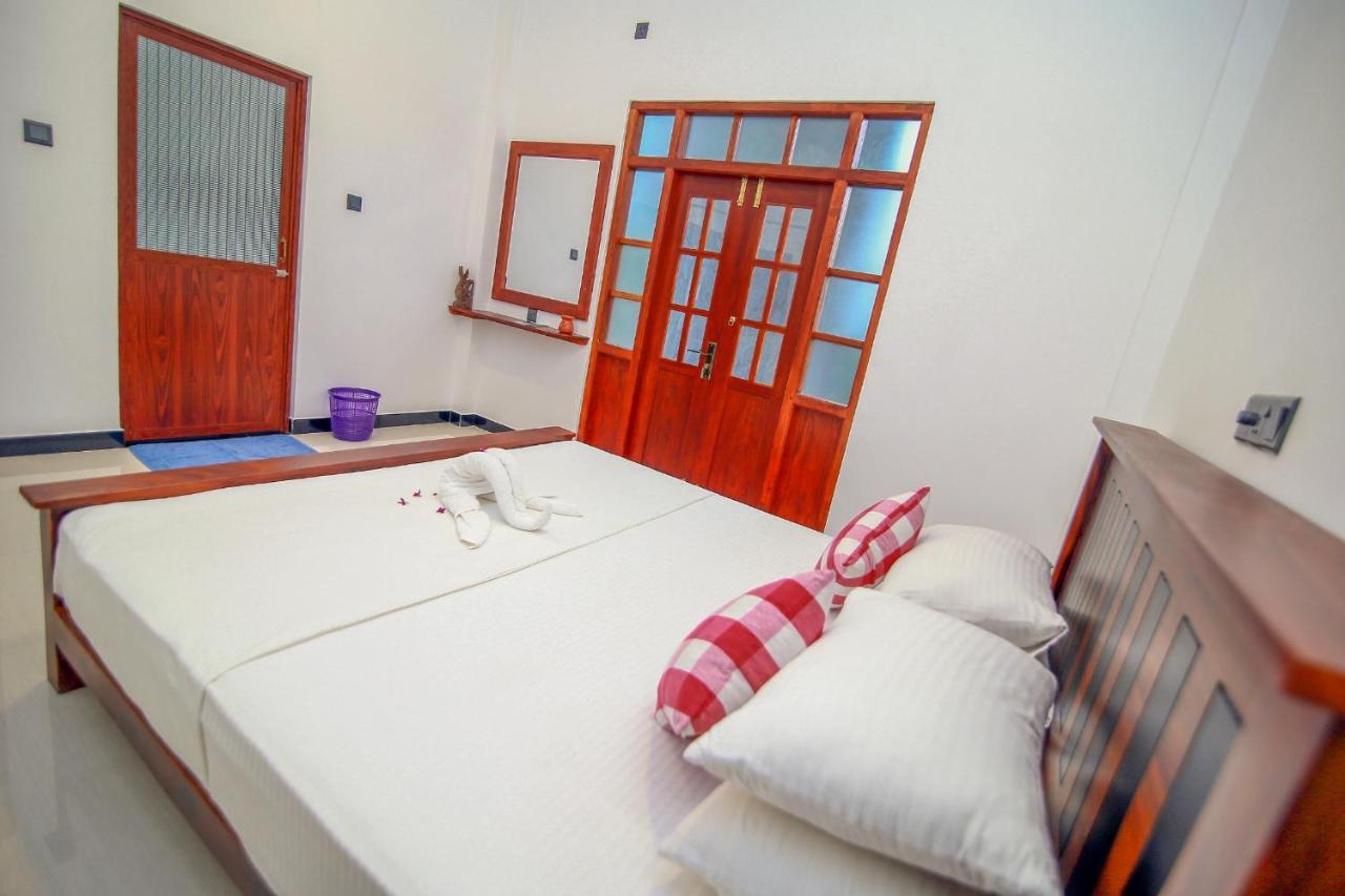 villa Seagull Hikkaduwa Buitenkant foto